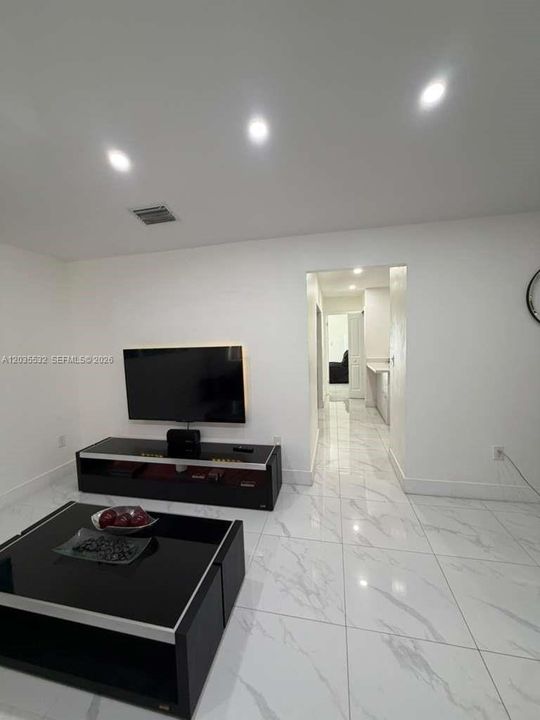 For Sale: $575,000 (4 beds, 2 baths, 1425 Square Feet)