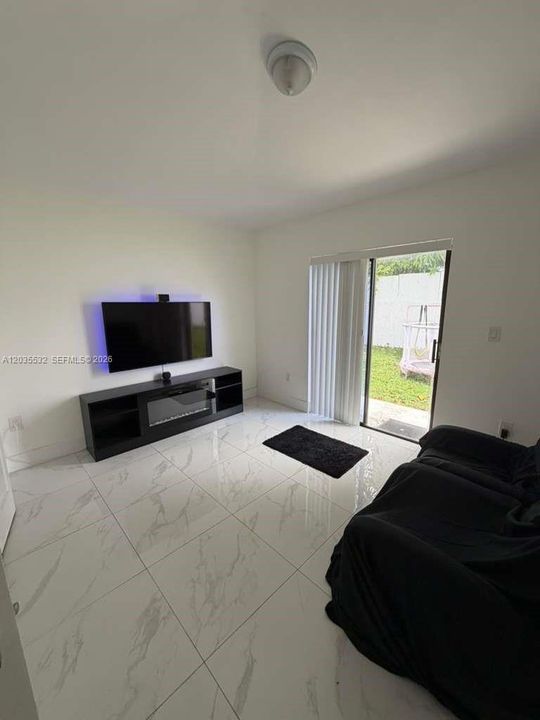For Sale: $575,000 (4 beds, 2 baths, 1425 Square Feet)
