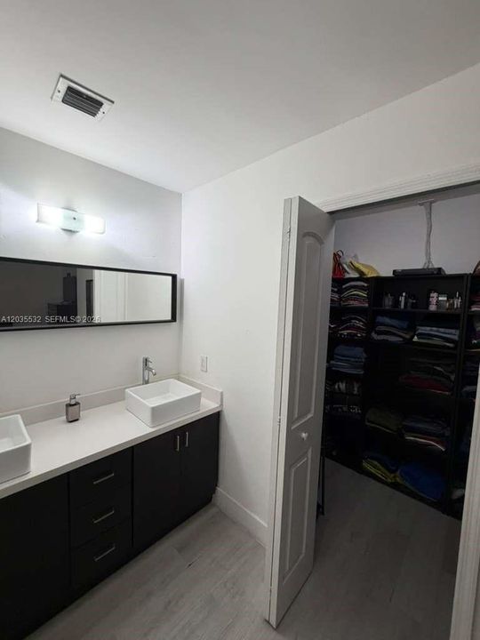 For Sale: $575,000 (4 beds, 2 baths, 1425 Square Feet)