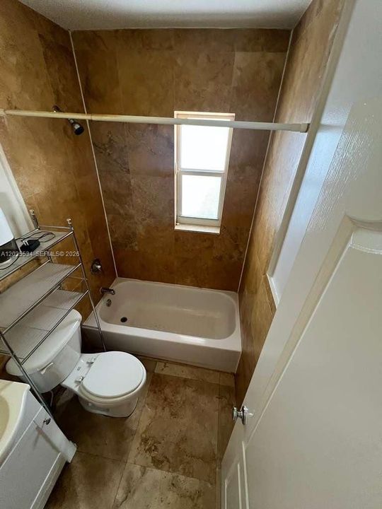 For Rent: $1,490 (0 beds, 1 baths, 338 Square Feet)