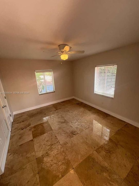 For Rent: $1,490 (0 beds, 1 baths, 338 Square Feet)
