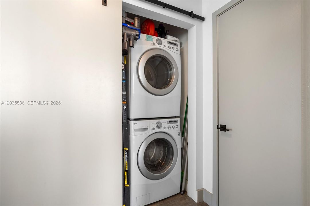 В аренду: $8,900 (2 спален, 2 ванн, 1577 Квадратных фут)