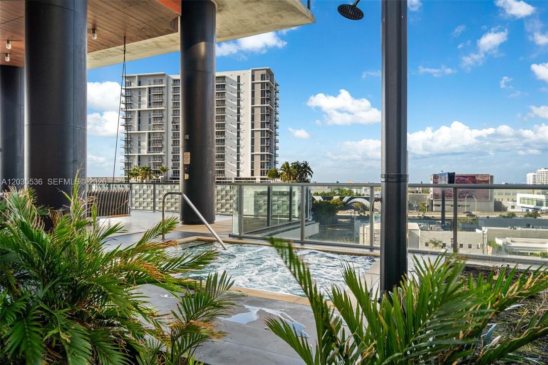В аренду: $8,900 (2 спален, 2 ванн, 1577 Квадратных фут)