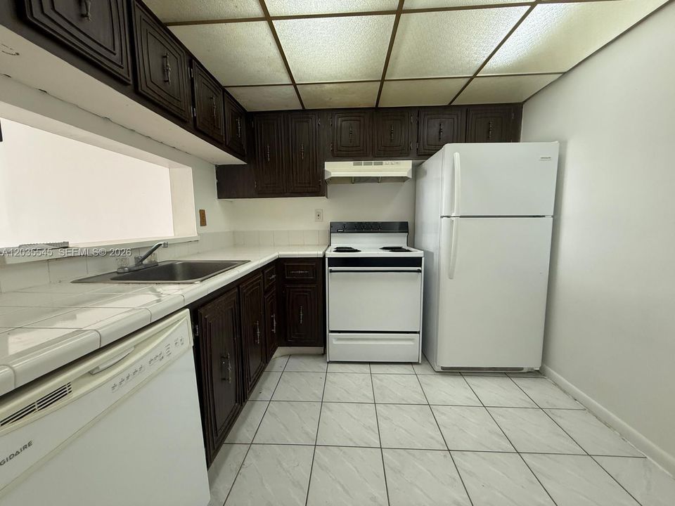 For Rent: $1,900 (2 beds, 2 baths, 1175 Square Feet)