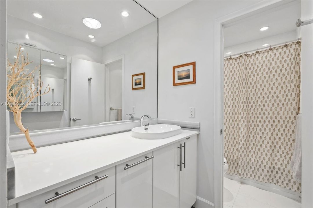 For Sale: $500,000 (2 beds, 1 baths, 1080 Square Feet)
