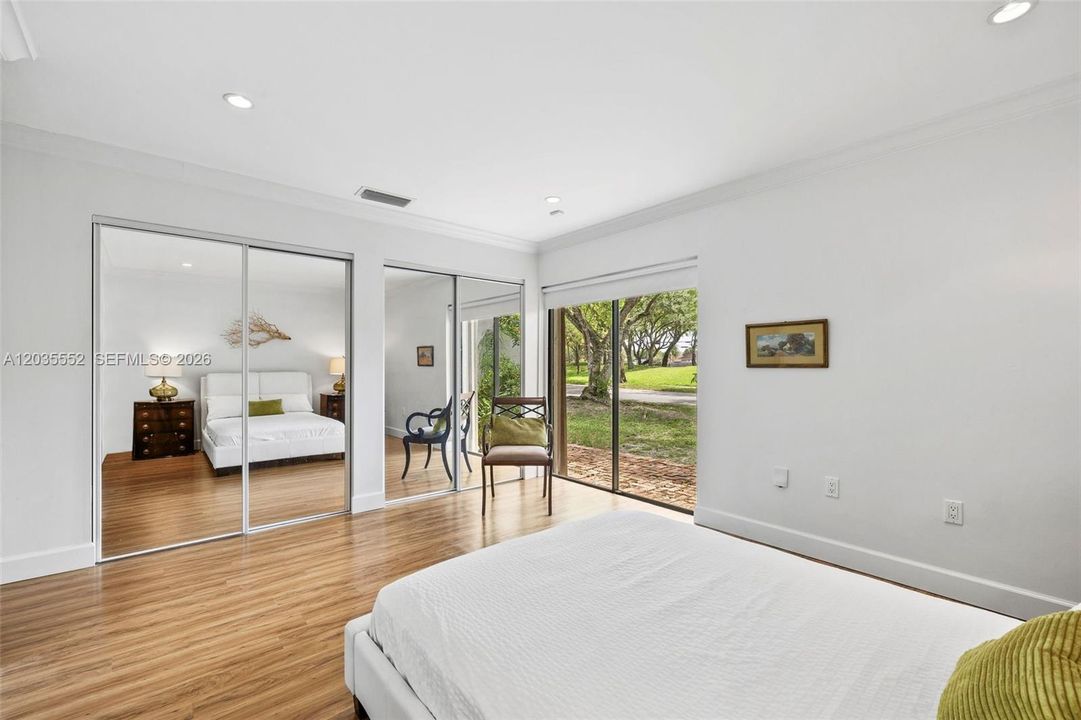 For Sale: $500,000 (2 beds, 1 baths, 1080 Square Feet)