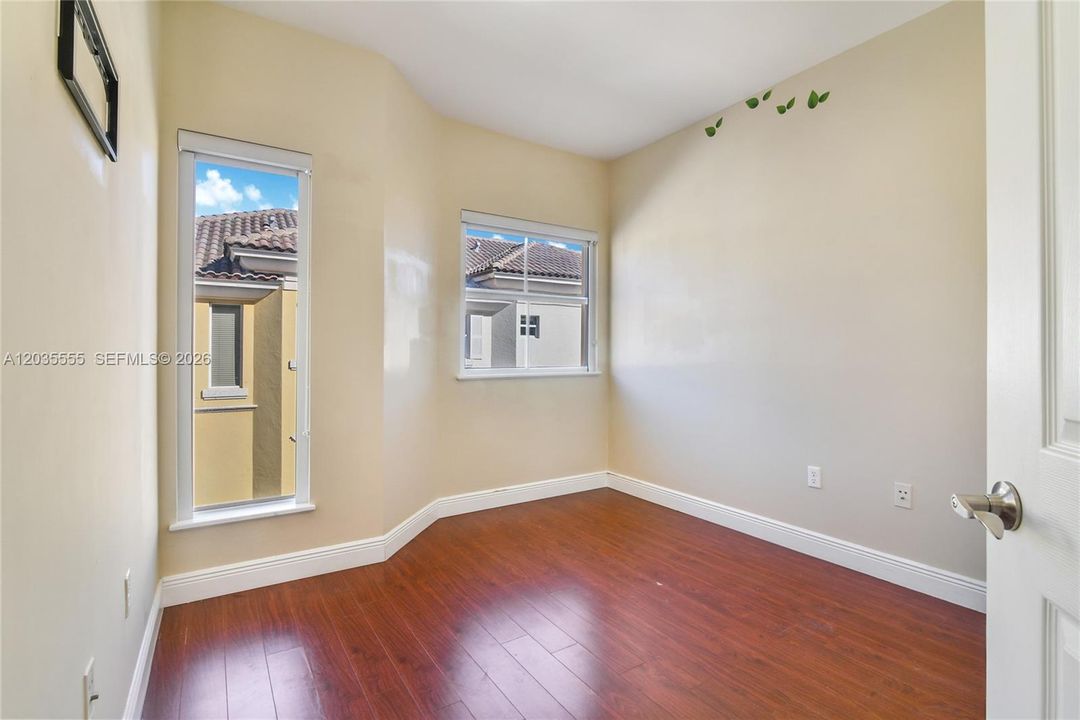 For Sale: $790,000 (3 beds, 2 baths, 1797 Square Feet)