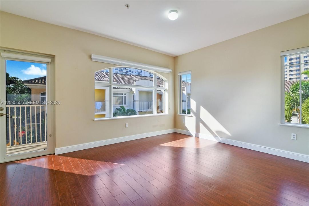 For Sale: $790,000 (3 beds, 2 baths, 1797 Square Feet)