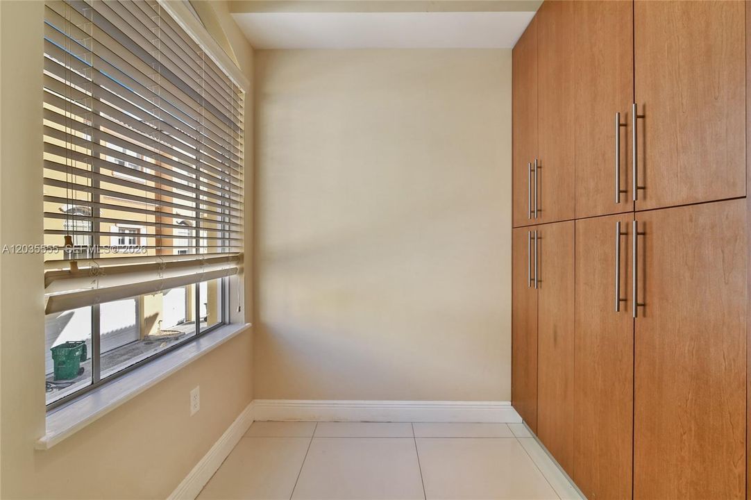 For Sale: $790,000 (3 beds, 2 baths, 1797 Square Feet)