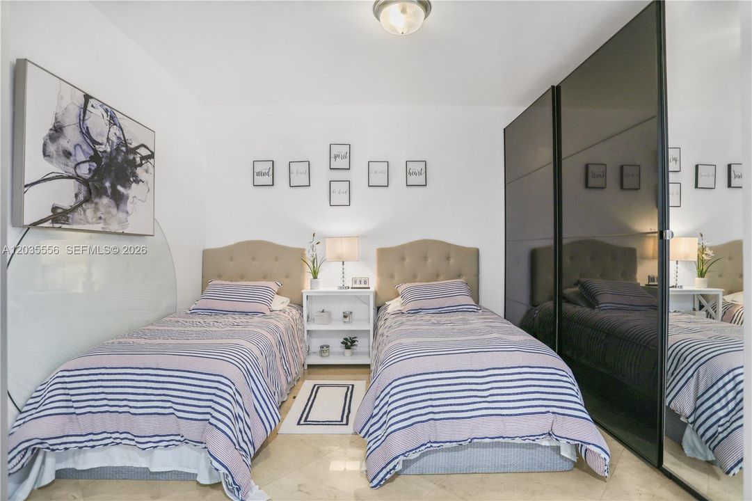 For Sale: $1,290,000 (3 beds, 2 baths, 1554 Square Feet)