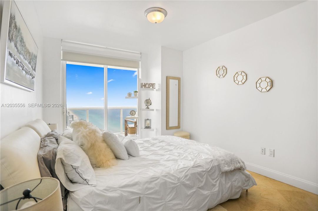 For Sale: $1,290,000 (3 beds, 2 baths, 1554 Square Feet)