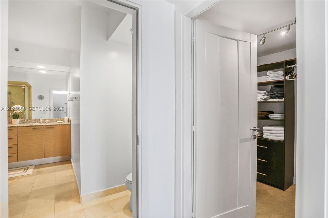 For Sale: $1,290,000 (3 beds, 2 baths, 1554 Square Feet)