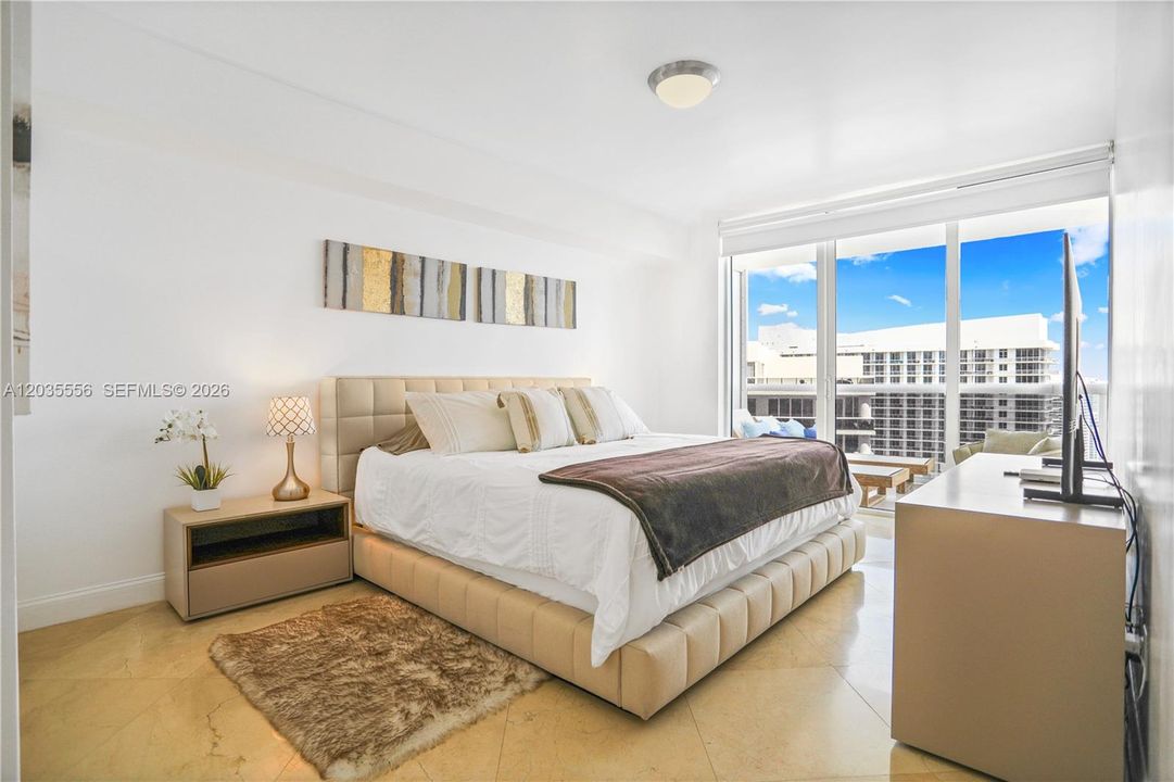 For Sale: $1,290,000 (3 beds, 2 baths, 1554 Square Feet)