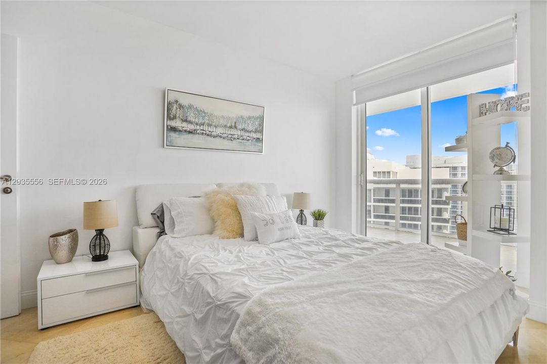 For Sale: $1,290,000 (3 beds, 2 baths, 1554 Square Feet)
