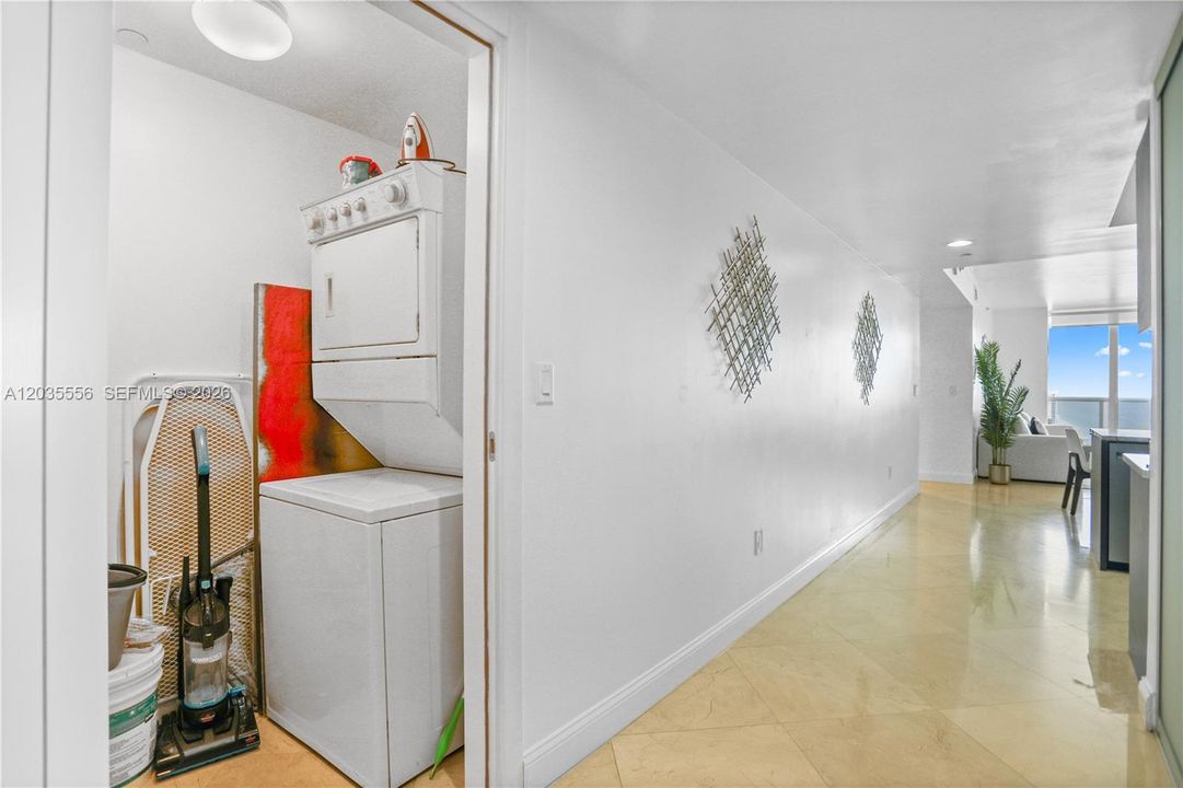 For Sale: $1,290,000 (3 beds, 2 baths, 1554 Square Feet)