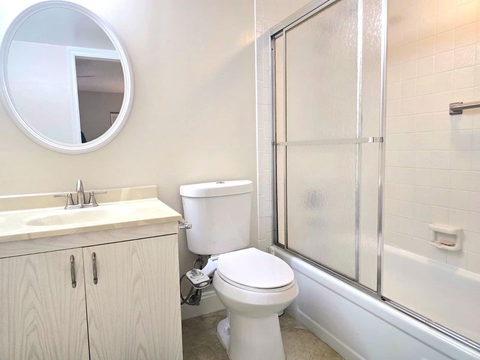 BATHROOM 1