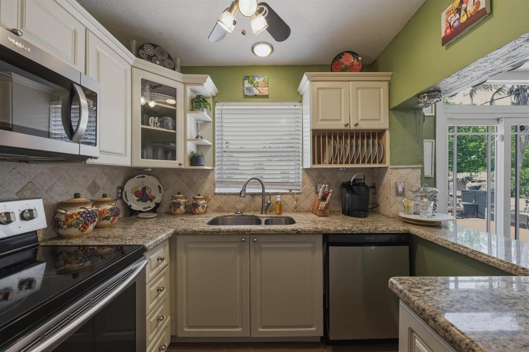 224 Kitchen 1