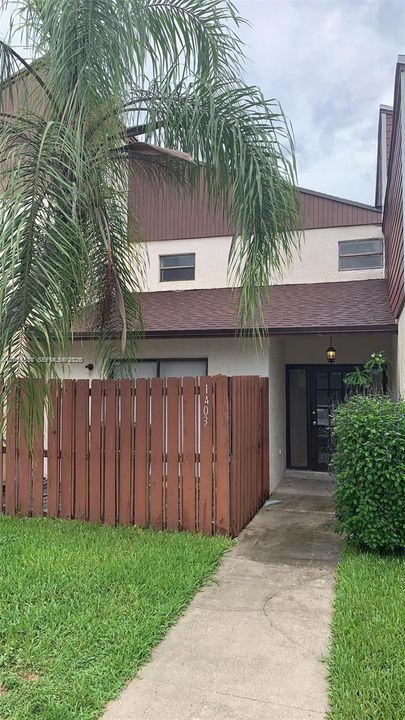 For Rent: $2,400 (2 beds, 2 baths, 1444 Square Feet)