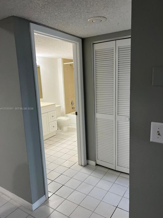 For Rent: $1,600 (1 beds, 1 baths, 633 Square Feet)