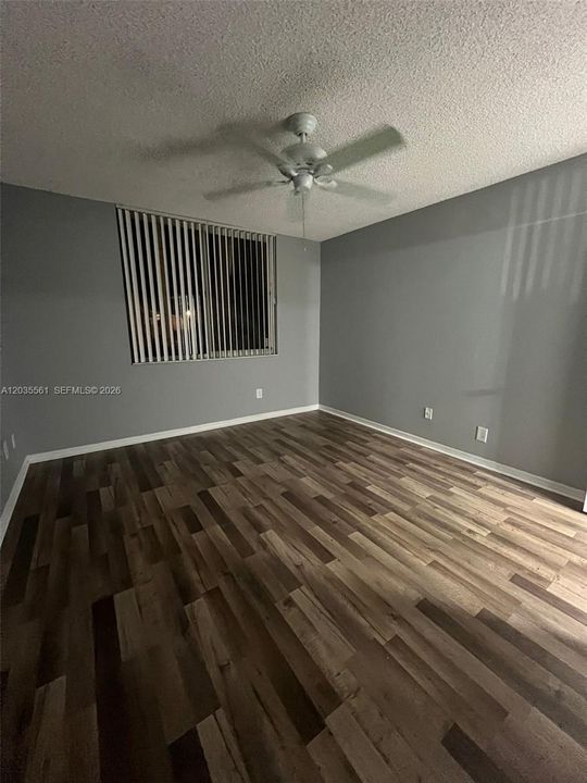 For Rent: $1,600 (1 beds, 1 baths, 633 Square Feet)
