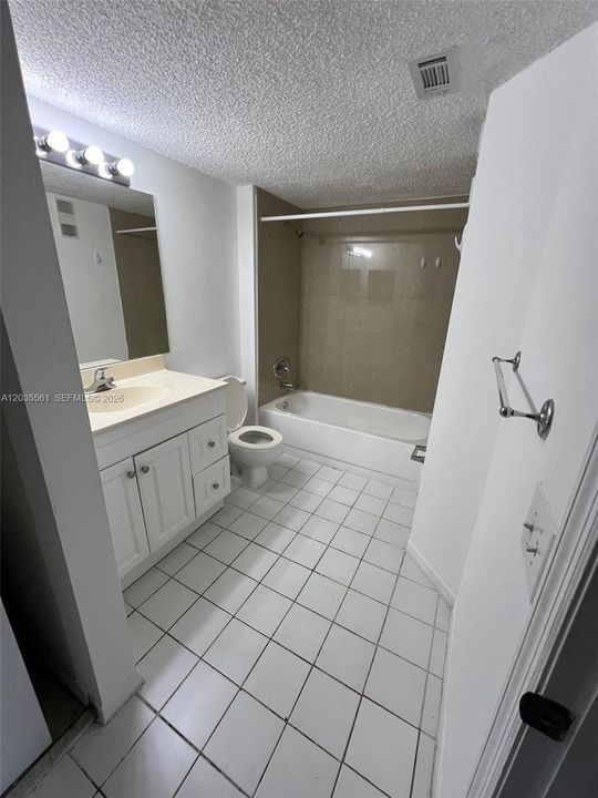 For Rent: $1,600 (1 beds, 1 baths, 633 Square Feet)