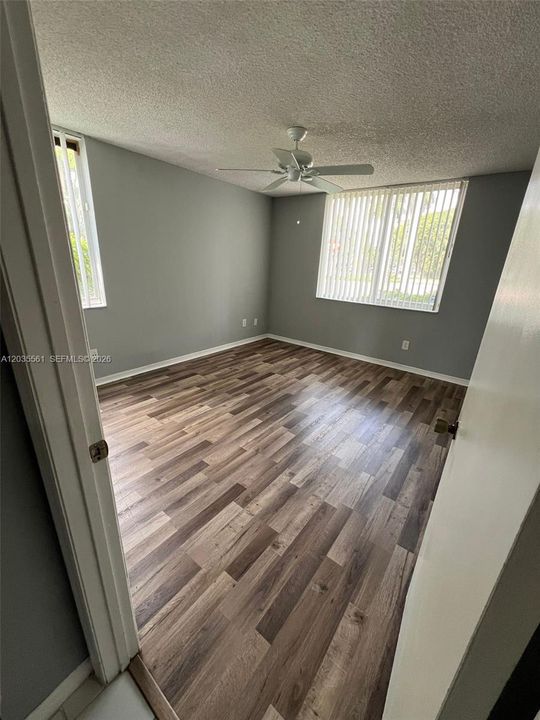For Rent: $1,600 (1 beds, 1 baths, 633 Square Feet)