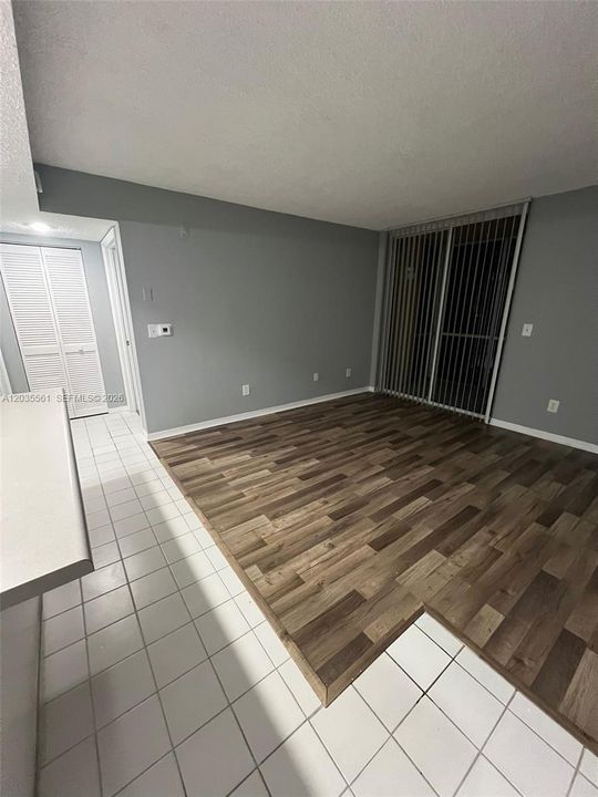 For Rent: $1,600 (1 beds, 1 baths, 633 Square Feet)