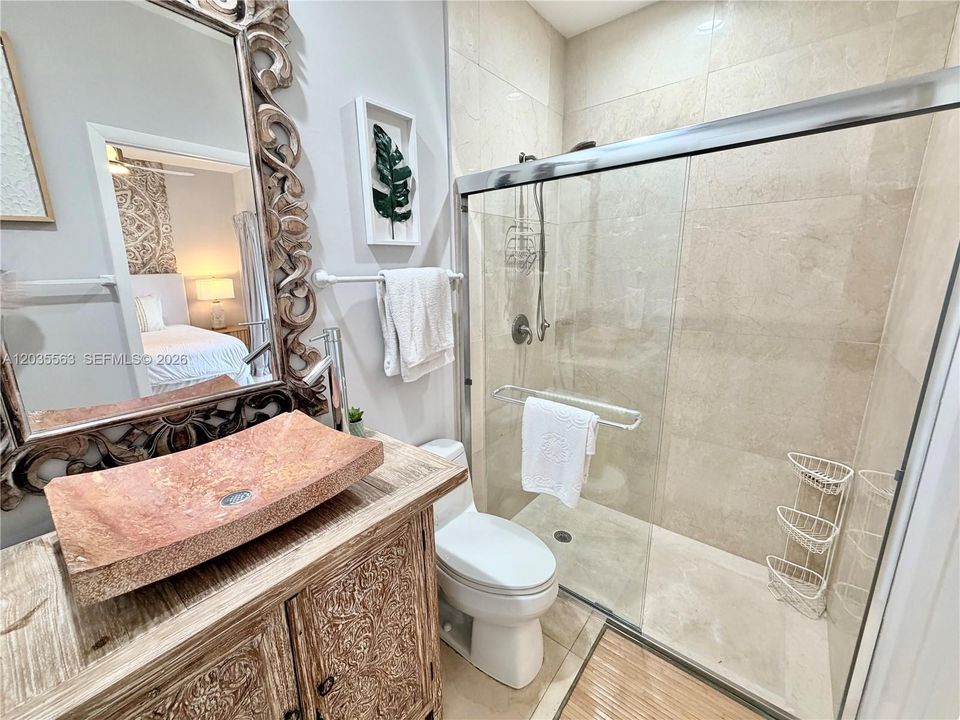 В аренду: $19,000 (5 спален, 3 ванн, 2056 Квадратных фут)