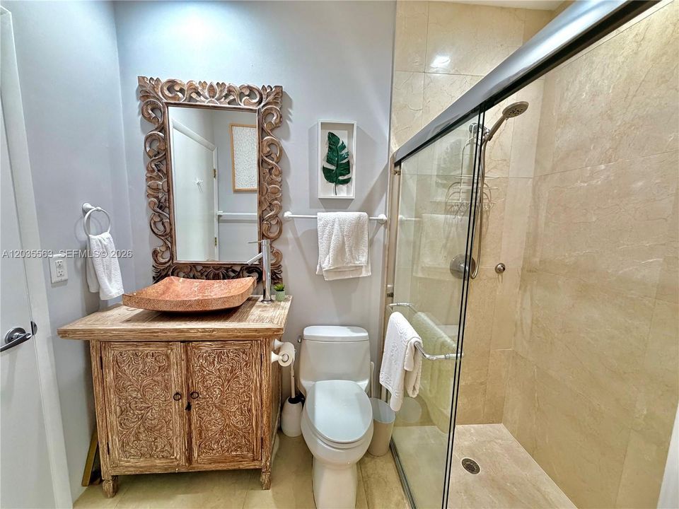 В аренду: $19,000 (5 спален, 3 ванн, 2056 Квадратных фут)
