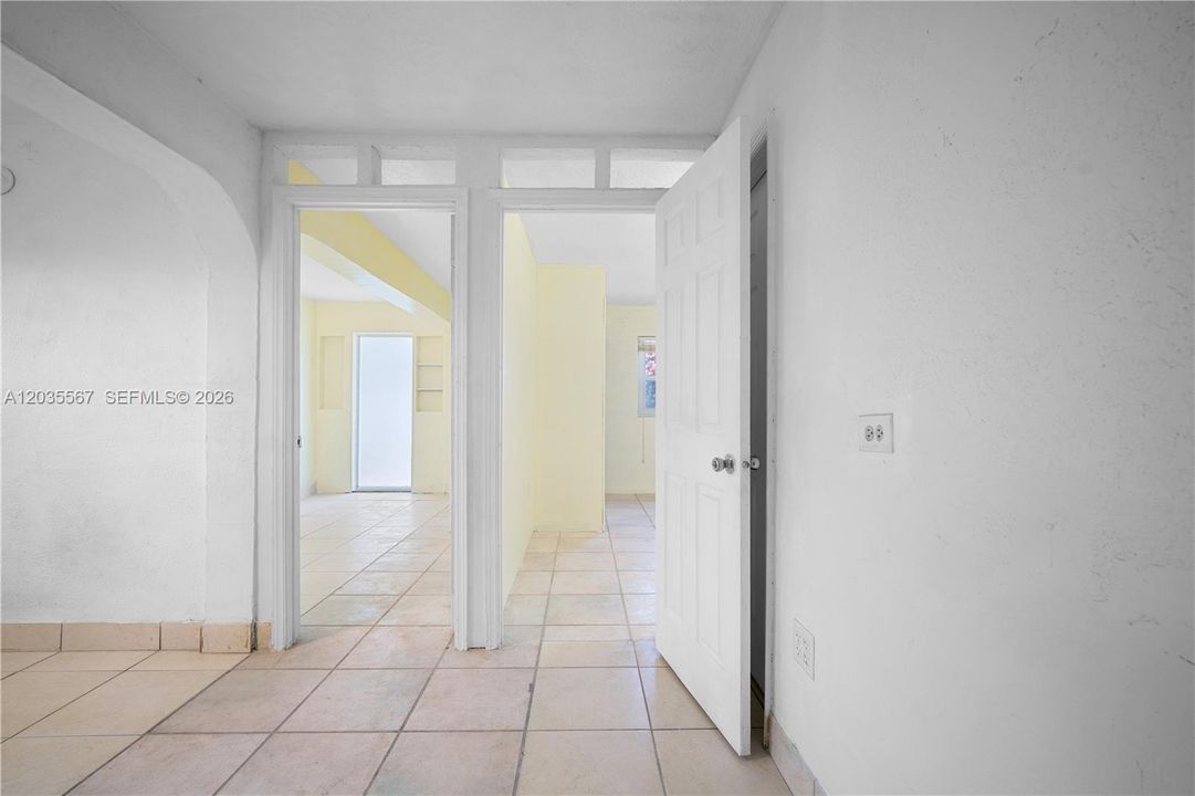 For Rent: $1,999 (2 beds, 1 baths, 636 Square Feet)