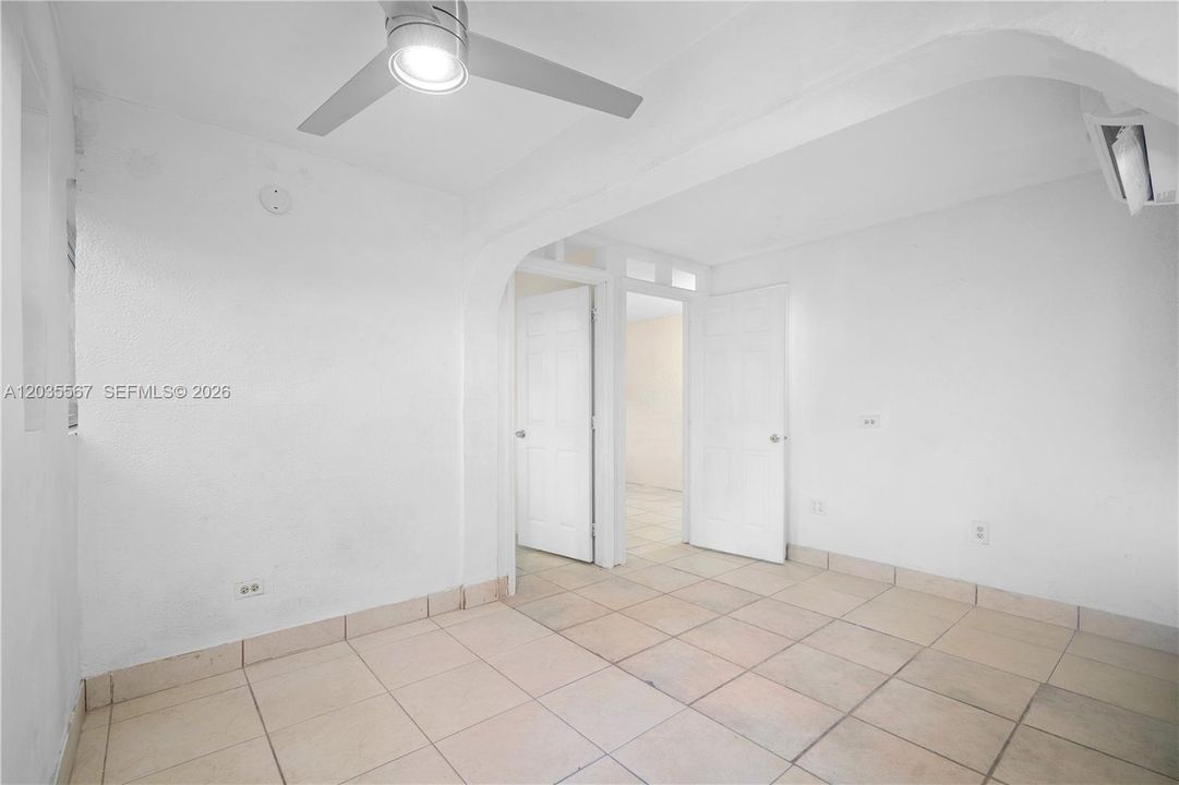 For Rent: $1,999 (2 beds, 1 baths, 636 Square Feet)