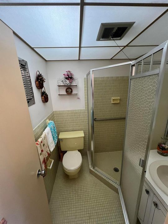 BATHROOM2