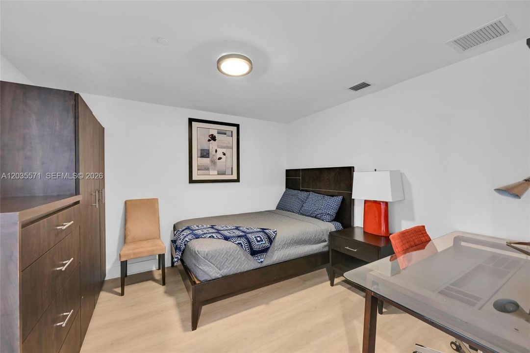 For Rent: $5,800 (3 beds, 3 baths, 1571 Square Feet)