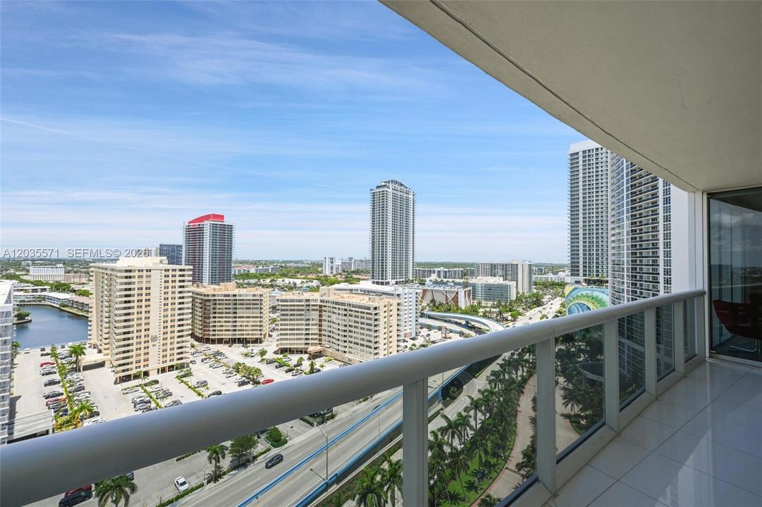 For Rent: $5,800 (3 beds, 3 baths, 1571 Square Feet)