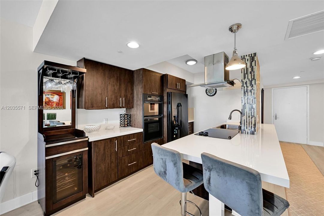 For Rent: $5,800 (3 beds, 3 baths, 1571 Square Feet)