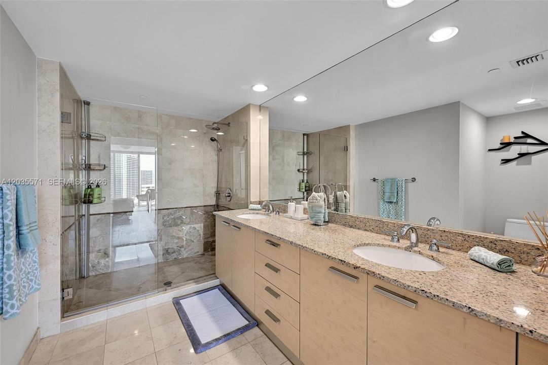 For Rent: $5,800 (3 beds, 3 baths, 1571 Square Feet)