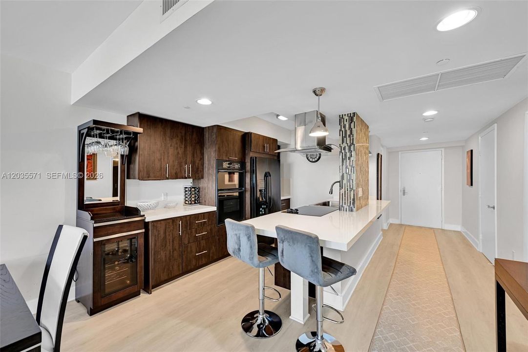 For Rent: $5,800 (3 beds, 3 baths, 1571 Square Feet)