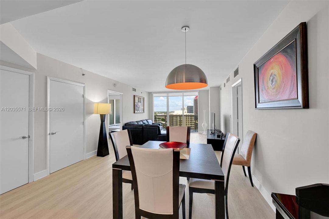 For Rent: $5,800 (3 beds, 3 baths, 1571 Square Feet)