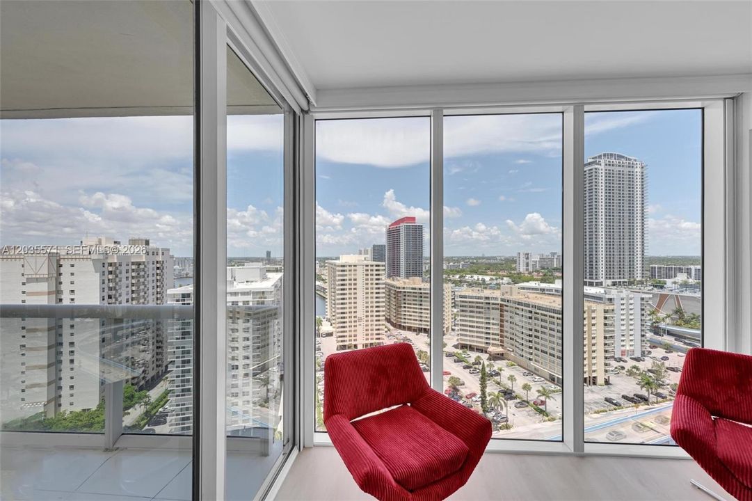 For Rent: $5,800 (3 beds, 3 baths, 1571 Square Feet)