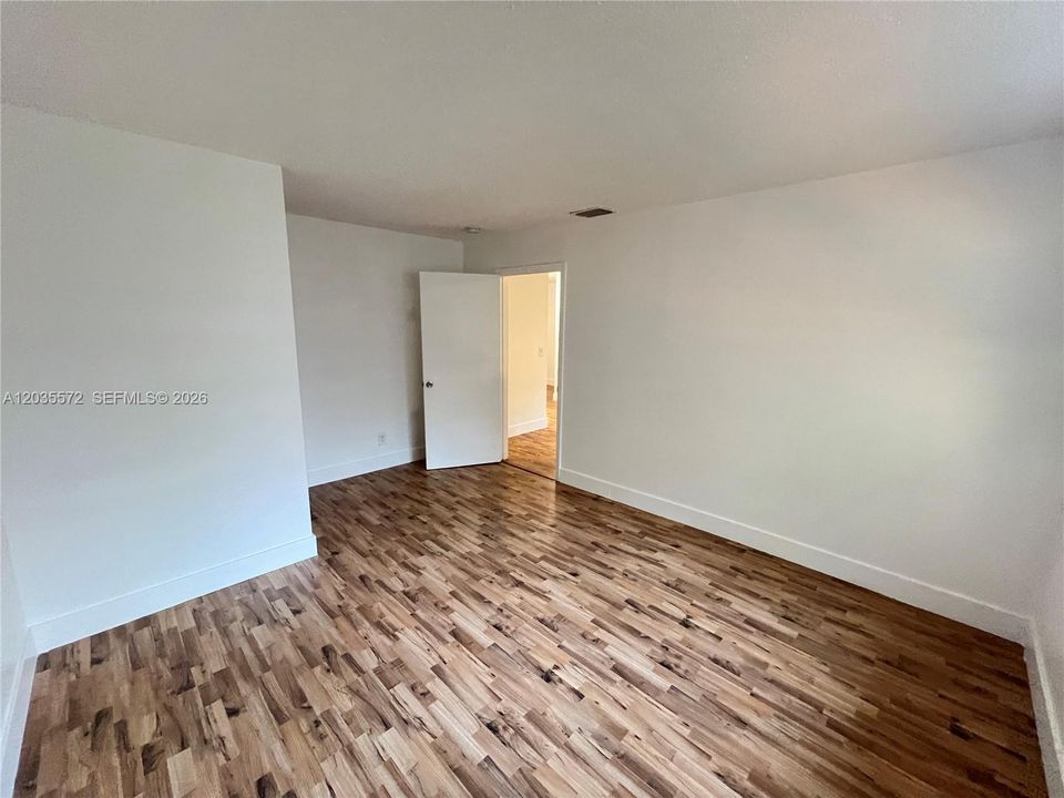 En Renta: $2,595 (3 camas, 2 baños, 2080 Pies cuadrados)