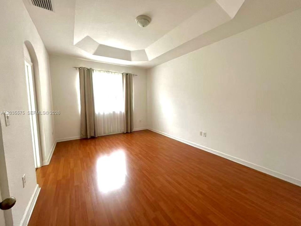 В аренду: $2,950 (3 спален, 2 ванн, 1670 Квадратных фут)