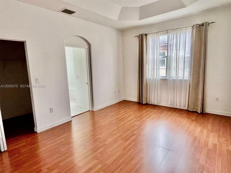 В аренду: $2,950 (3 спален, 2 ванн, 1670 Квадратных фут)