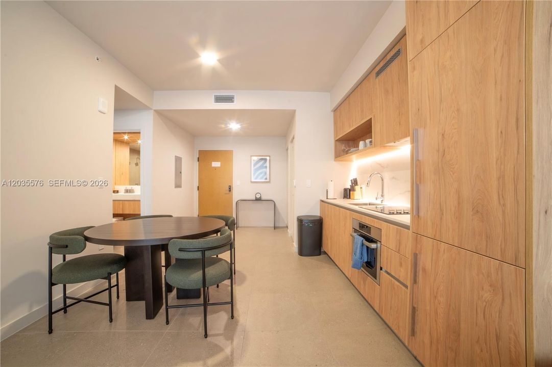 For Sale: $574,900 (1 beds, 1 baths, 630 Square Feet)