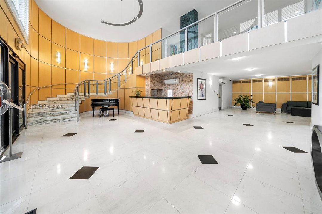 For Rent: $3,100 (1 beds, 1 baths, 910 Square Feet)