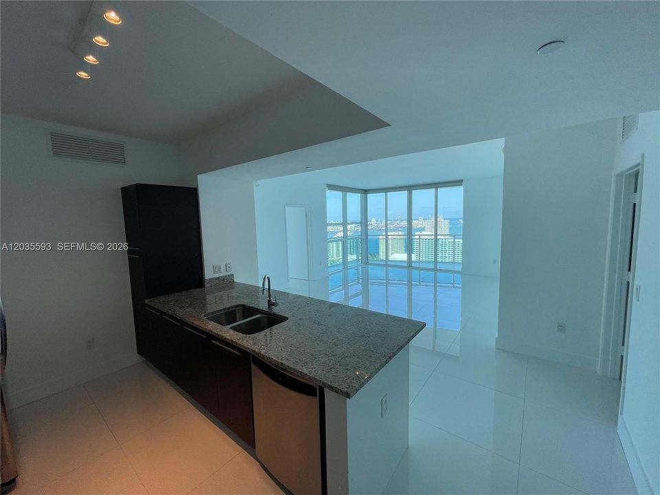 For Rent: $5,800 (2 beds, 2 baths, 1278 Square Feet)