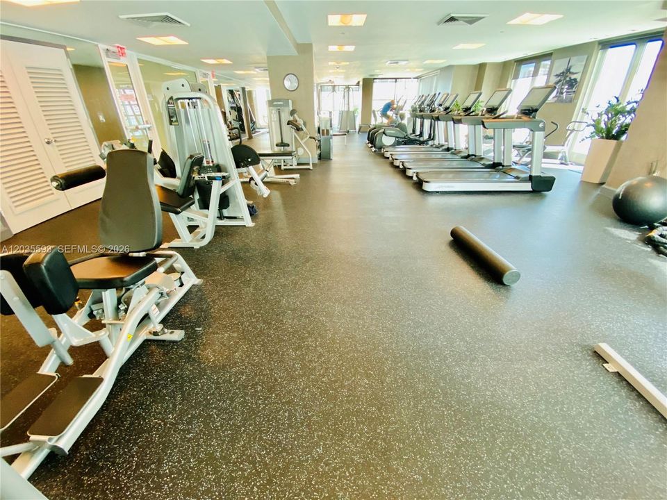 For Rent: $5,800 (2 beds, 2 baths, 1278 Square Feet)