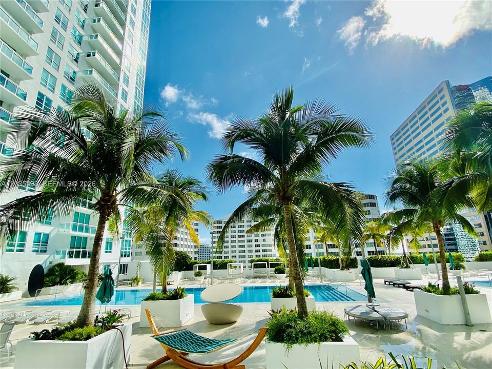 For Rent: $5,800 (2 beds, 2 baths, 1278 Square Feet)