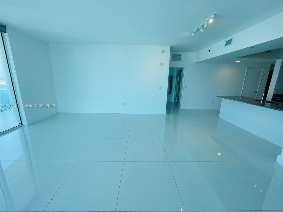 For Rent: $5,800 (2 beds, 2 baths, 1278 Square Feet)