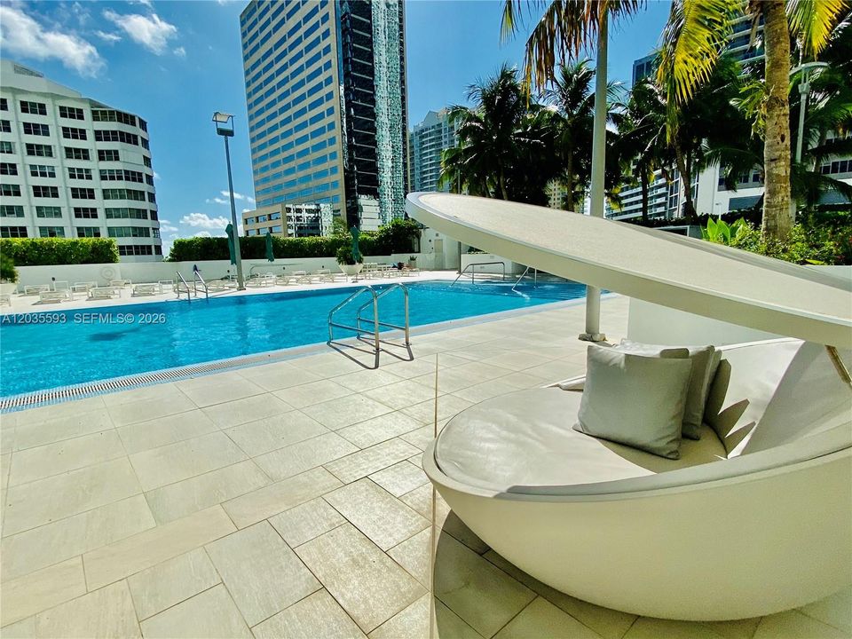 For Rent: $5,800 (2 beds, 2 baths, 1278 Square Feet)