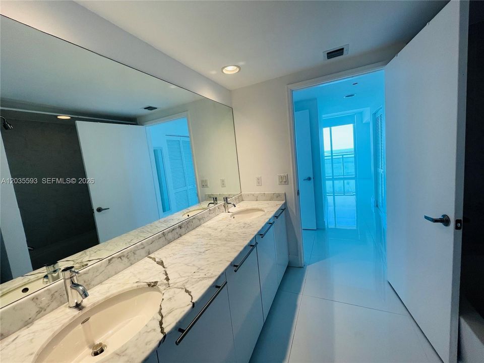 For Rent: $5,800 (2 beds, 2 baths, 1278 Square Feet)